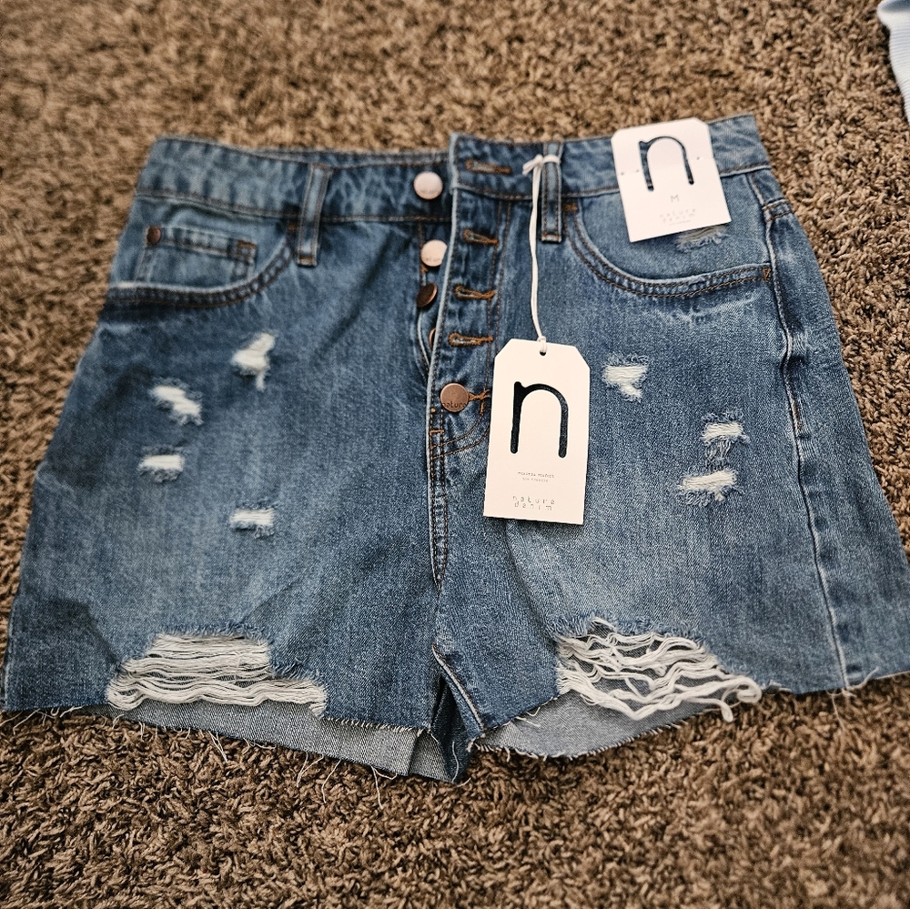 Pink Lily Nature Denim Cut-off Jean Shorts Size M.